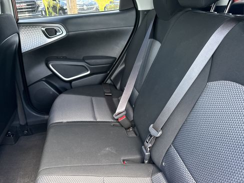 Used 2022 Kia Soul LX FWD image 13