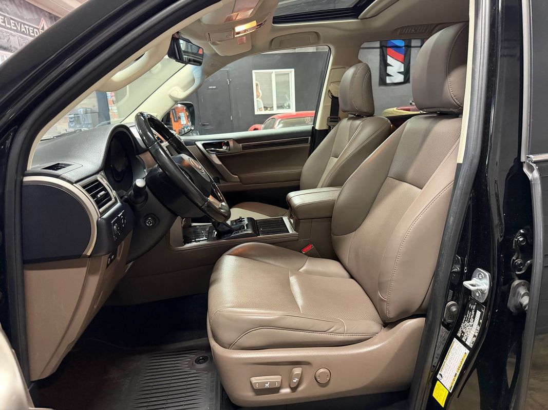 Used 2020 Lexus GX 460 Premium AWD/4WD image 16