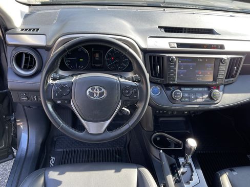 Used 2018 Toyota RAV4 Limited w/ Advanced Technology Package AWD/4WD image 11