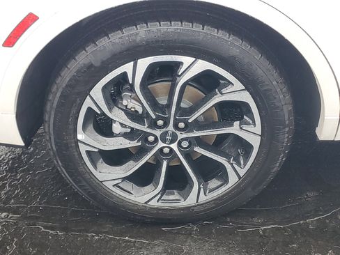 New 2026 Lincoln Nautilus Reserve image 5