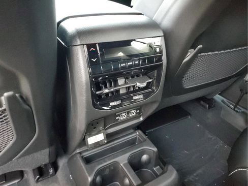 New 2025 Jeep Grand Cherokee L Altitude image 12