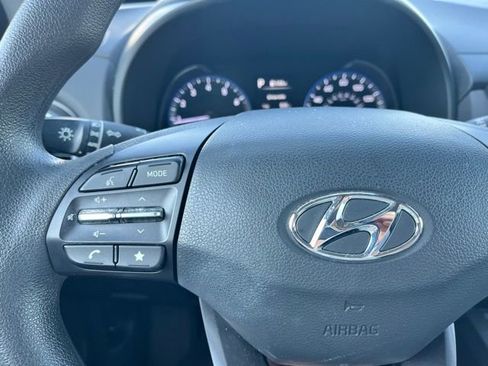 Used 2022 Hyundai Kona SEL image 25