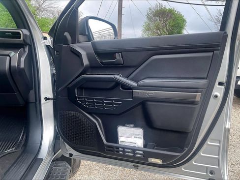 Used 2025 Toyota 4Runner TRD Off-Road image 22