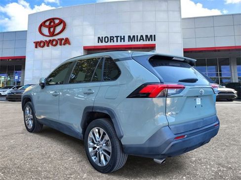 Used 2019 Toyota RAV4 XLE Premium image 3