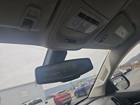 Used 2015 Chevrolet Colorado LT w/ LT Convenience Package image 28