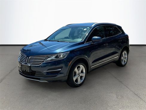 Used 2017 Lincoln MKC Premiere image 3
