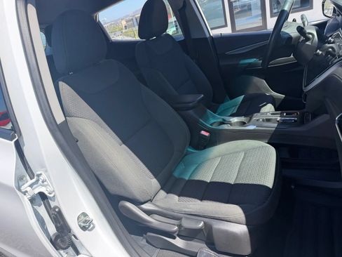 Used 2022 Chevrolet Bolt LT FWD image 26
