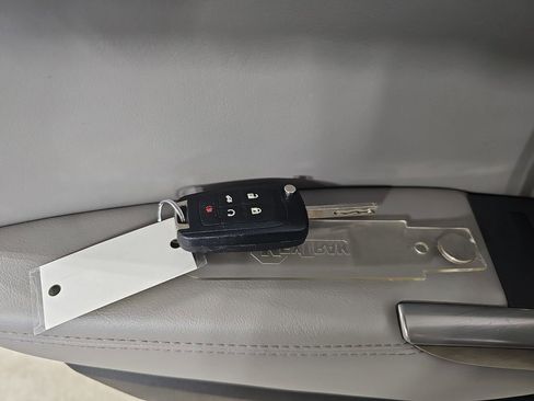 Used 2017 Buick Verano Sport Touring FWD image 40