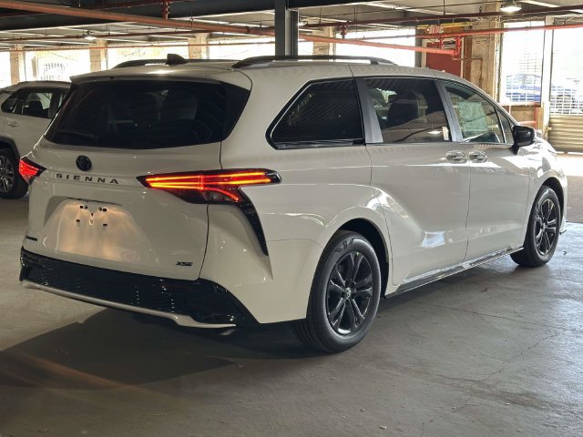 New 2026 Toyota Sienna XSE AWD/4WD image 5