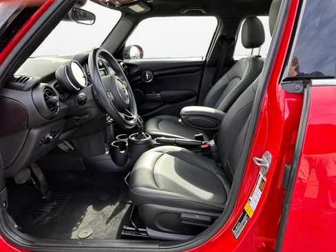 Used 2021 MINI Cooper 4-Door Hardtop w/ Storage Package image 11