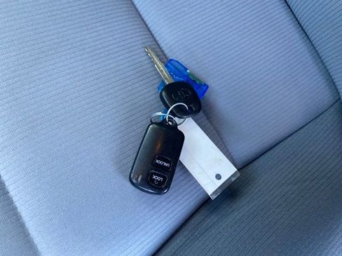 Used 2018 Toyota Corolla L image 25