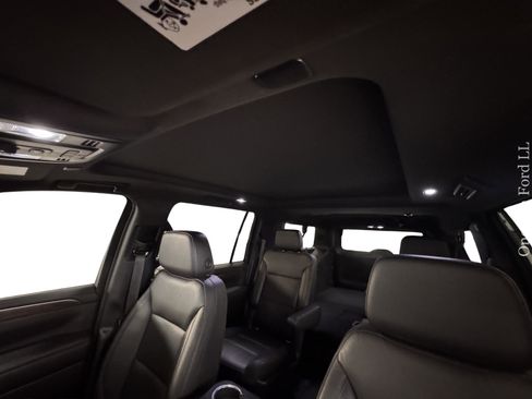Used 2021 Chevrolet Suburban Z71 AWD/4WD image 15