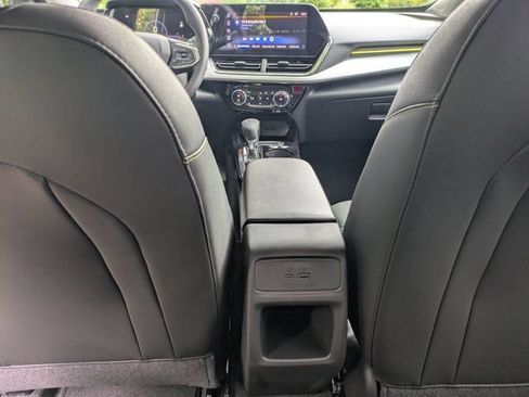 New 2026 Chevrolet Trax LT w/ Sunroof Package FWD image 25