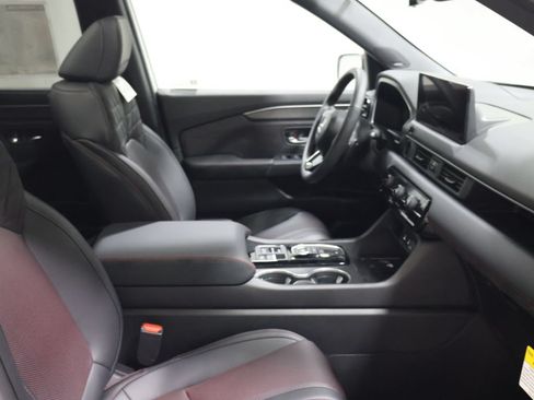 New 2026 Honda Pilot Black Edition image 15