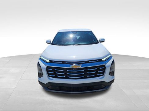 Used 2026 Chevrolet Equinox LT FWD image 3