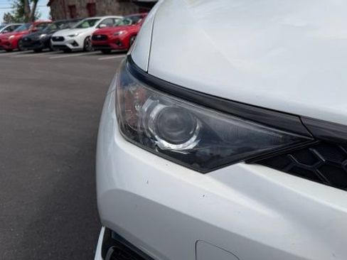 Used 2018 Toyota Corolla iM w/ Carpet Mat Package (TMS) FWD image 7