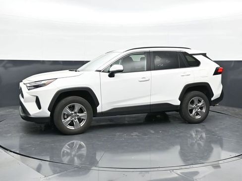 Used 2024 Toyota RAV4 XLE FWD image 6