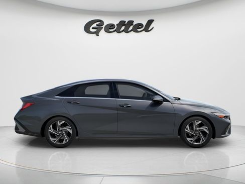 New 2026 Hyundai Elantra Limited FWD image 5