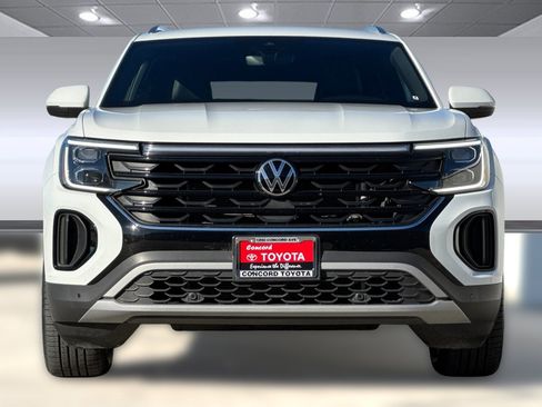 Used 2025 Volkswagen Atlas Cross Sport SE image 5