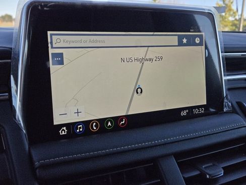 Used 2021 GMC Yukon SLT w/ SLT Premium Package image 18