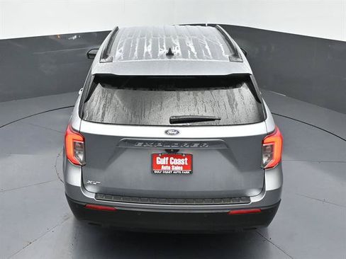 Certified 2024 Ford Explorer XLT RWD image 44