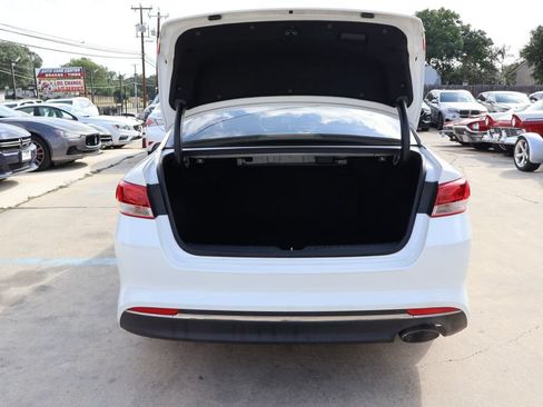 Used 2016 Kia Optima LX w/ Option Group 014 FWD image 16