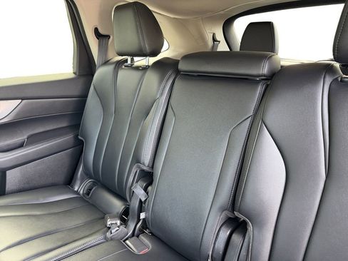 Used 2023 Acura MDX SH-AWD image 13