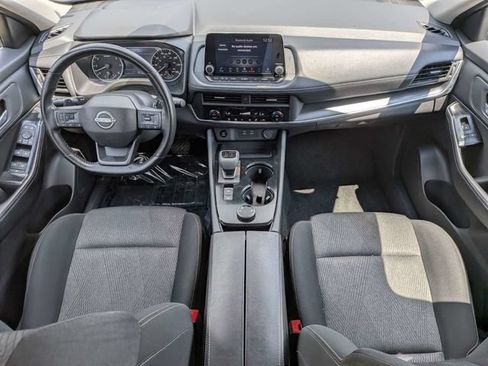 Used 2025 Nissan Rogue SV AWD/4WD image 16