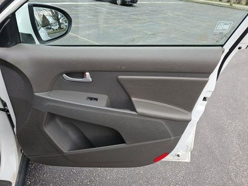 Used 2015 Kia Sportage LX image 14