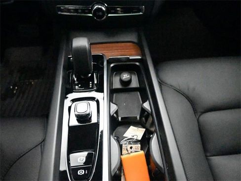 Certified 2024 Volvo V60 B5 Cross Country Plus image 13