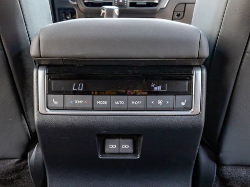 Used 2025 Lexus GX 550 w/ Cold Area Package AWD/4WD image 34
