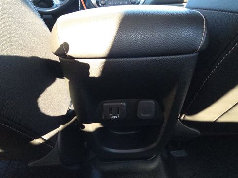 Used 2019 GMC Canyon Denali image 32