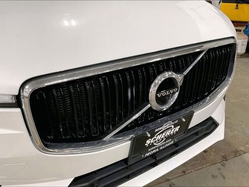 Used 2020 Volvo XC60 T6 Momentum image 28