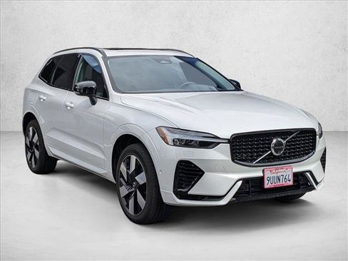 Used 2025 Volvo XC60 T8 Plus w/ Protection Package Premier AWD/4WD image 3