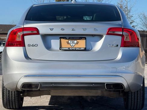 Used 2017 Volvo S60 T5 Inscription image 4