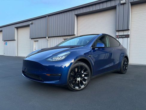 Used 2023 Tesla Model Y Long Range image 5