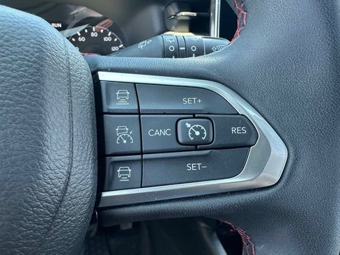 Used 2025 Jeep Compass Trailhawk AWD/4WD image 35
