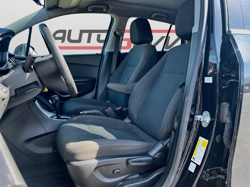 Used 2022 Chevrolet Trax LS w/ Tint and Cruise Package FWD image 19