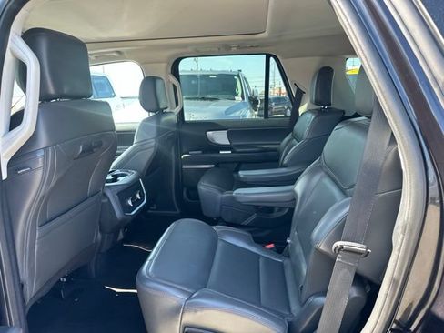 Used 2025 Ford Expedition Active AWD/4WD image 7