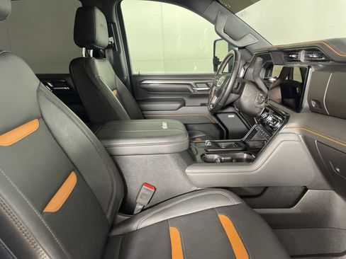 Used 2024 GMC Sierra 2500 AT4 w/ AT4 Premium Plus Package image 13