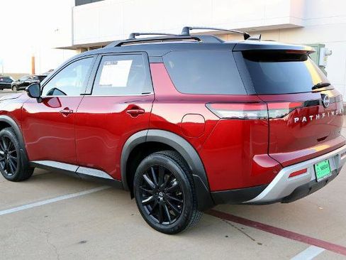 Certified 2024 Nissan Pathfinder SL w/ Cargo Package image 9