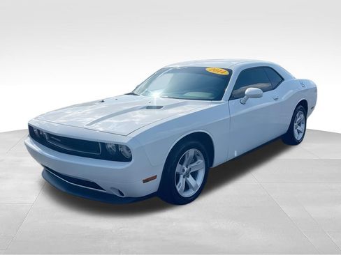 Used 2014 Dodge Challenger SXT w/ Sound Group RWD image 4