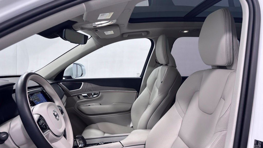 Certified 2025 Volvo XC90 T8 Plus w/ Protection Package Premier AWD/4WD image 12