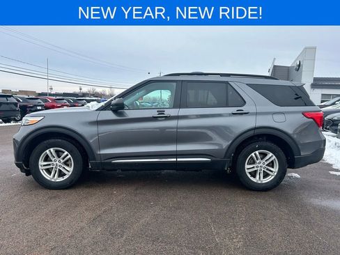 Certified 2023 Ford Explorer XLT w/ Class IV Trailer Tow Package image 3