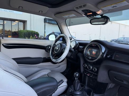 Used 2017 MINI Cooper S image 25