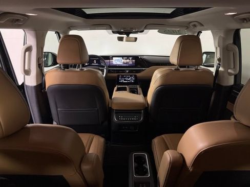 Used 2025 INFINITI QX80 Luxe RWD image 28