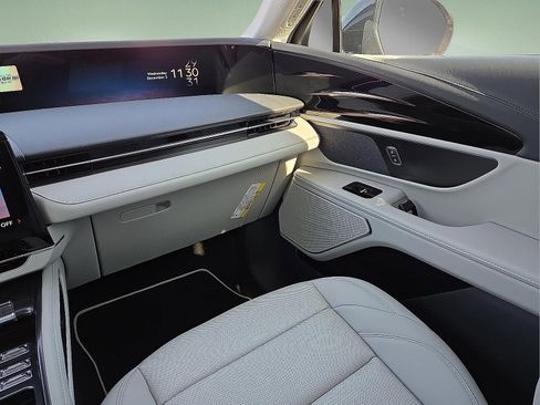 New 2026 Lincoln Nautilus Premier image 12