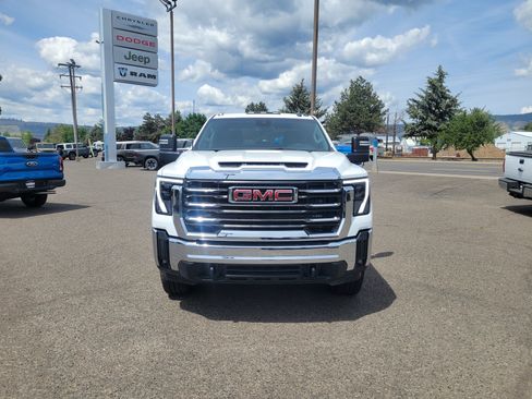 Used 2025 GMC Sierra 3500 SLE w/ SLE Convenience Package AWD/4WD image 14