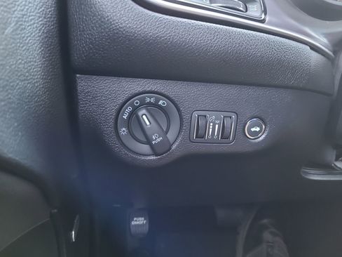 Used 2019 Dodge Challenger SXT image 20