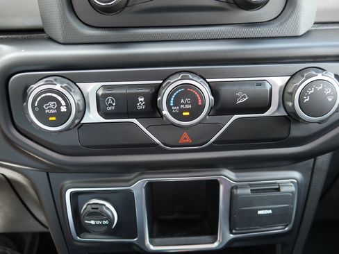Used 2020 Jeep Wrangler Sport AWD/4WD image 18